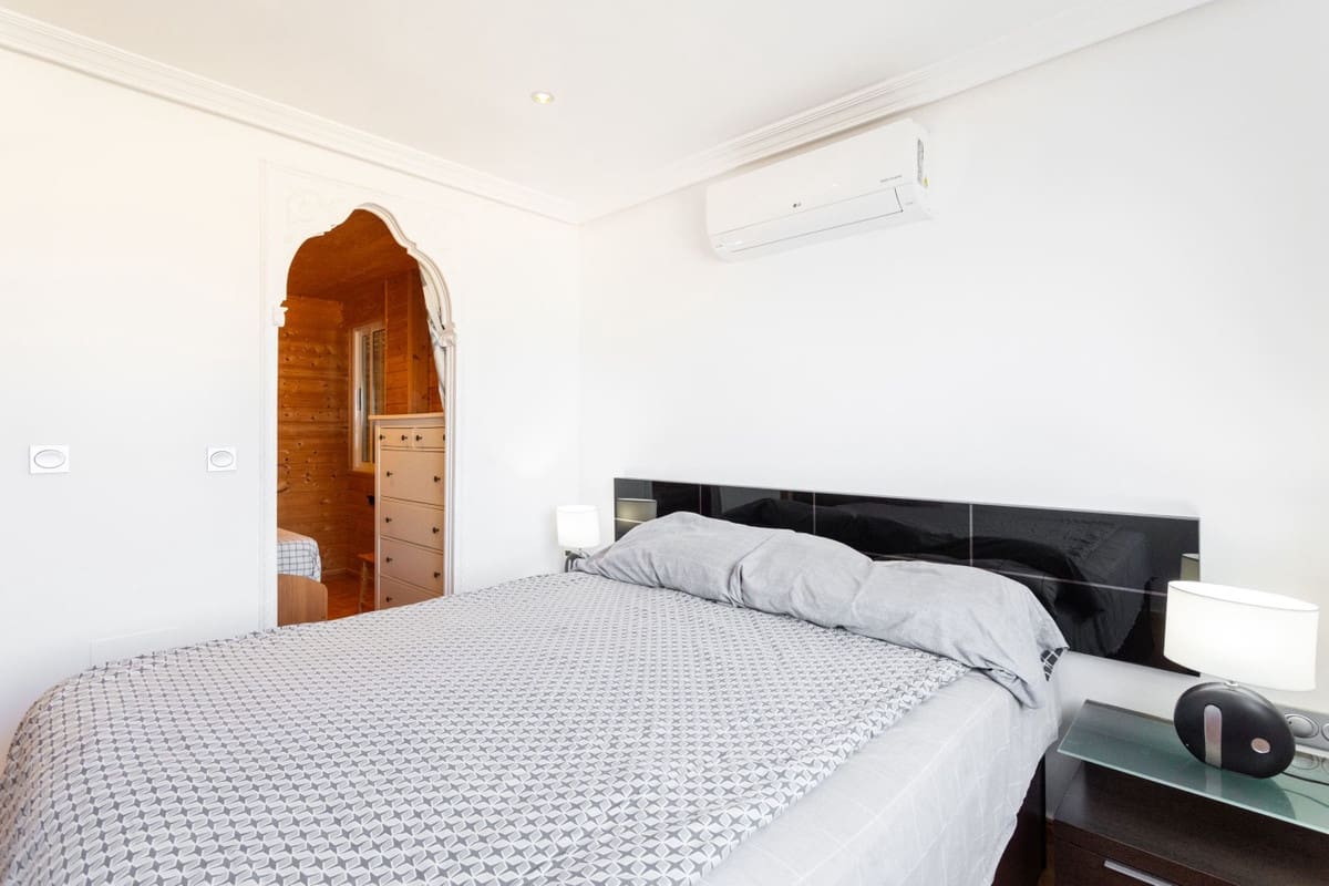 3 chambre Appartement à vendre à Torrevieja - 280 000 € (Ref: 9997890)