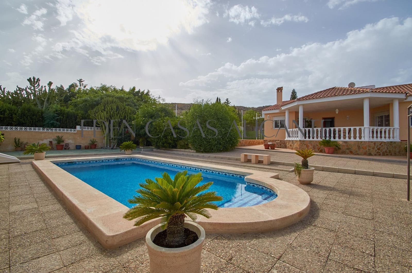 3 slaapkamer Villa te koop in Muchamiel / Mutxamel met zwembad - € 419.900 (Ref: 10047485)