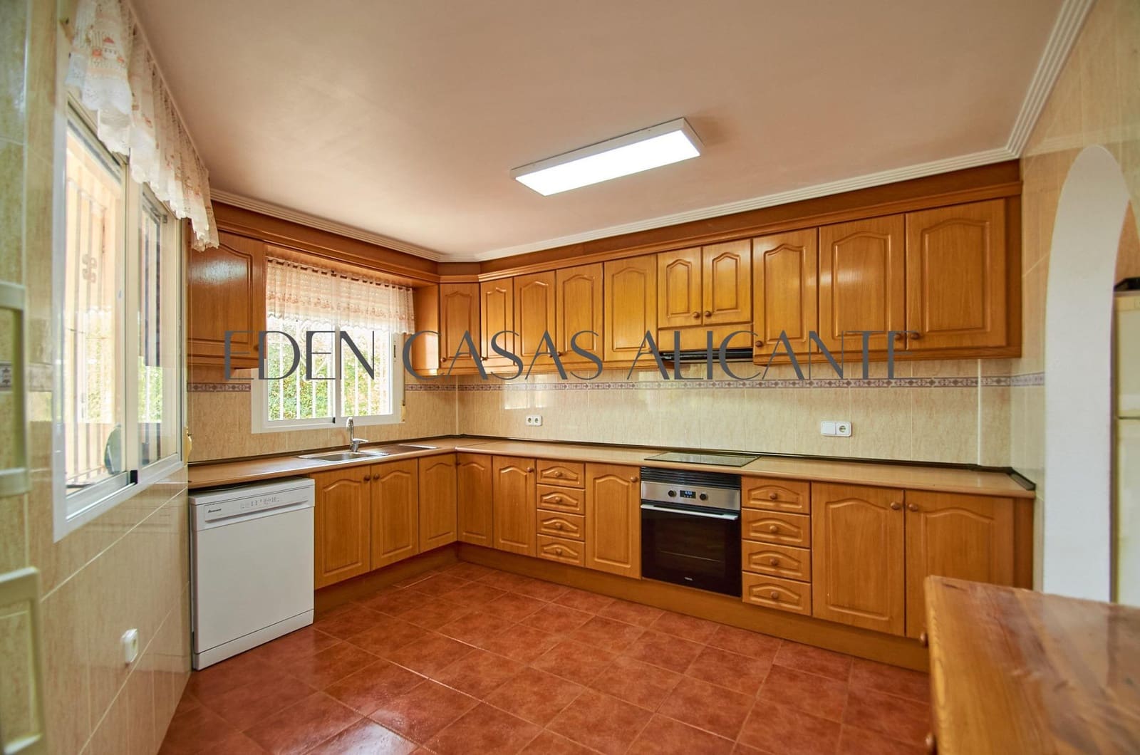 3 slaapkamer Villa te koop in Muchamiel / Mutxamel met zwembad - € 419.900 (Ref: 10047485)