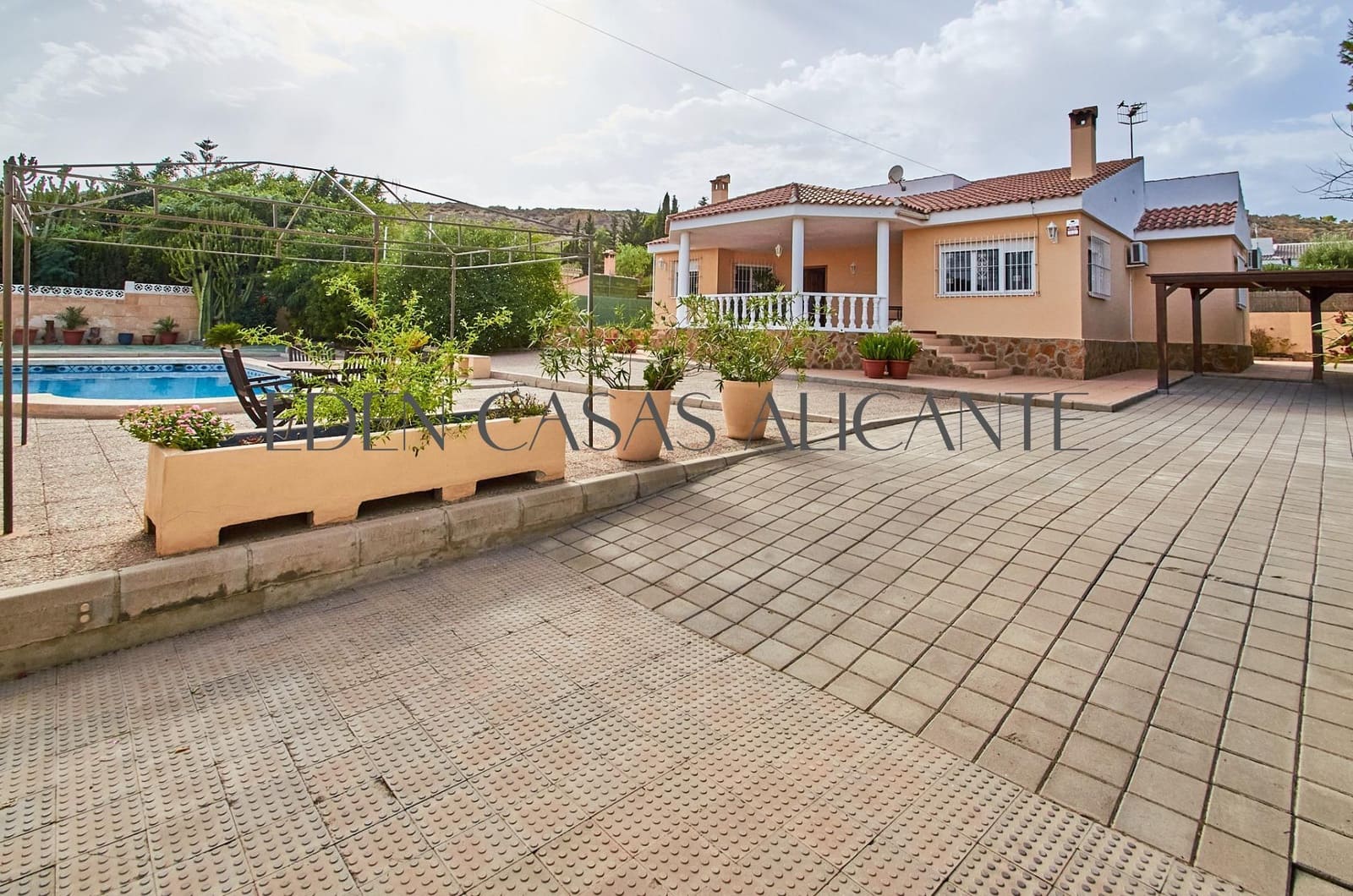 3 slaapkamer Villa te koop in Muchamiel / Mutxamel met zwembad - € 419.900 (Ref: 10047485)