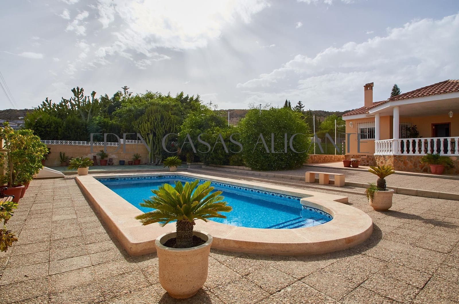 3 slaapkamer Villa te koop in Muchamiel / Mutxamel met zwembad - € 419.900 (Ref: 10047485)