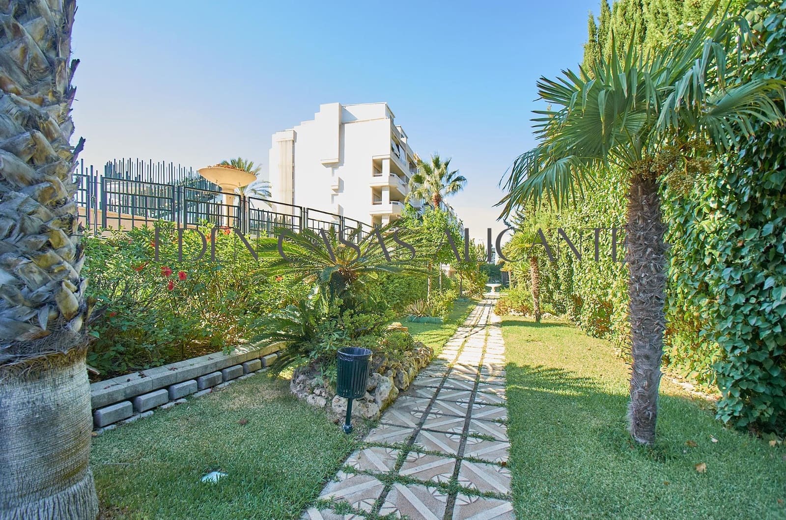 3 makuuhuone Asunto myytävänä paikassa Playa de San Juan mukana uima-altaan - 420 000 € (Ref: 10086354)