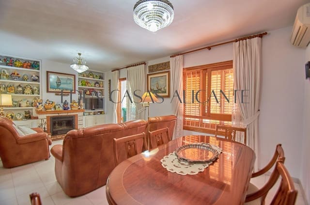 4 makuuhuone Bungalow myytävänä paikassa San Juan de Alicante / Sant Joan d'Alacant mukana 
autotalli - 550 000 € (Ref: 10100364)