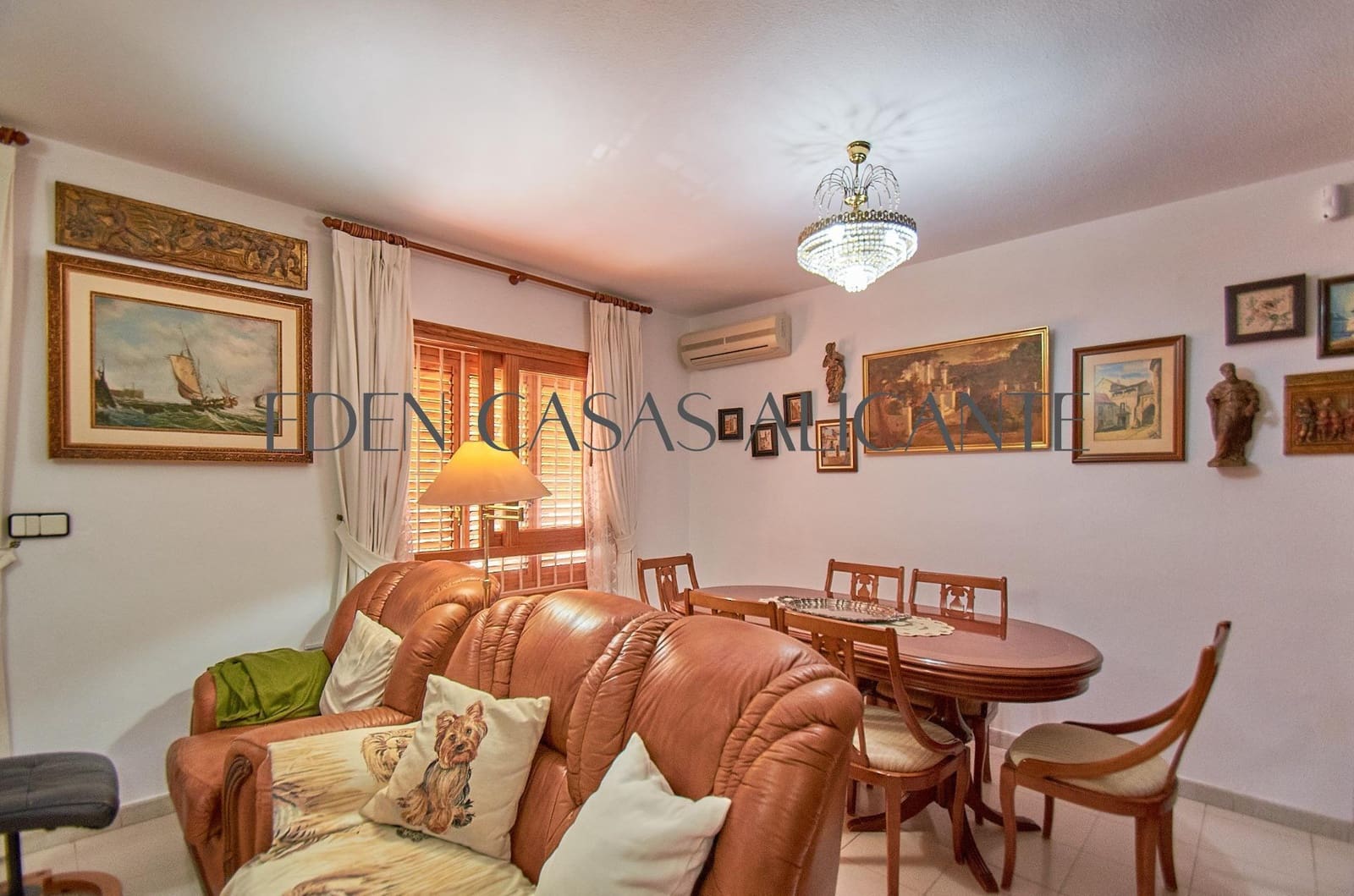 4 makuuhuone Bungalow myytävänä paikassa San Juan de Alicante / Sant Joan d'Alacant mukana 
autotalli - 550 000 € (Ref: 10100364)