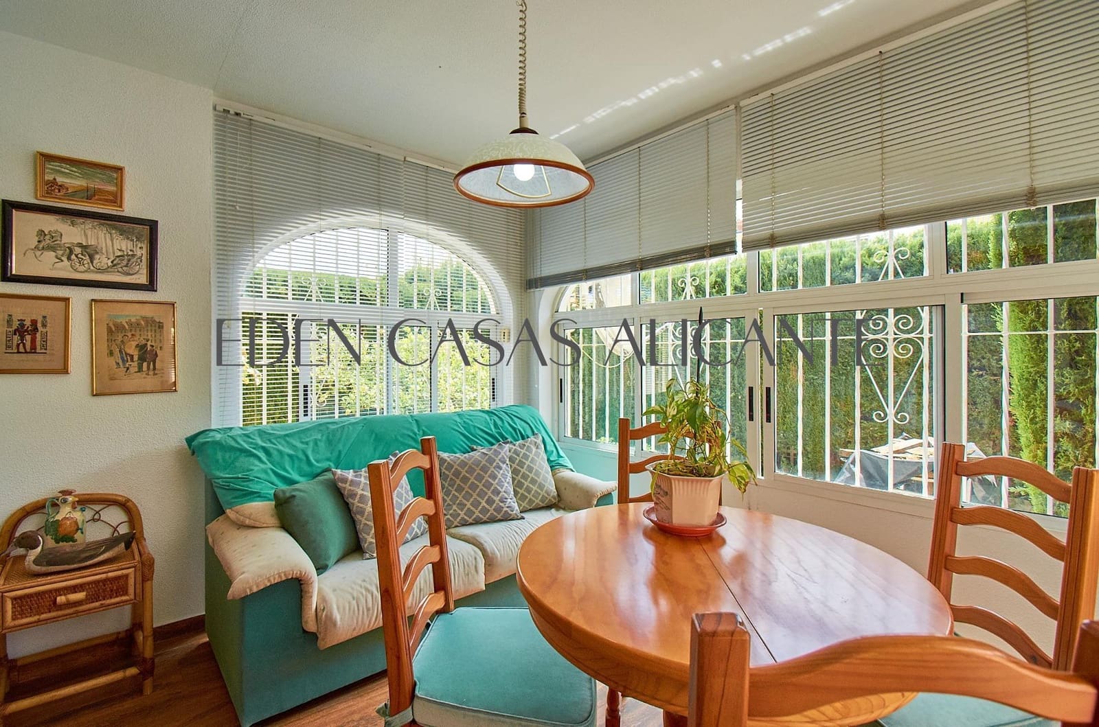 4 makuuhuone Bungalow myytävänä paikassa San Juan de Alicante / Sant Joan d'Alacant mukana 
autotalli - 550 000 € (Ref: 10100364)