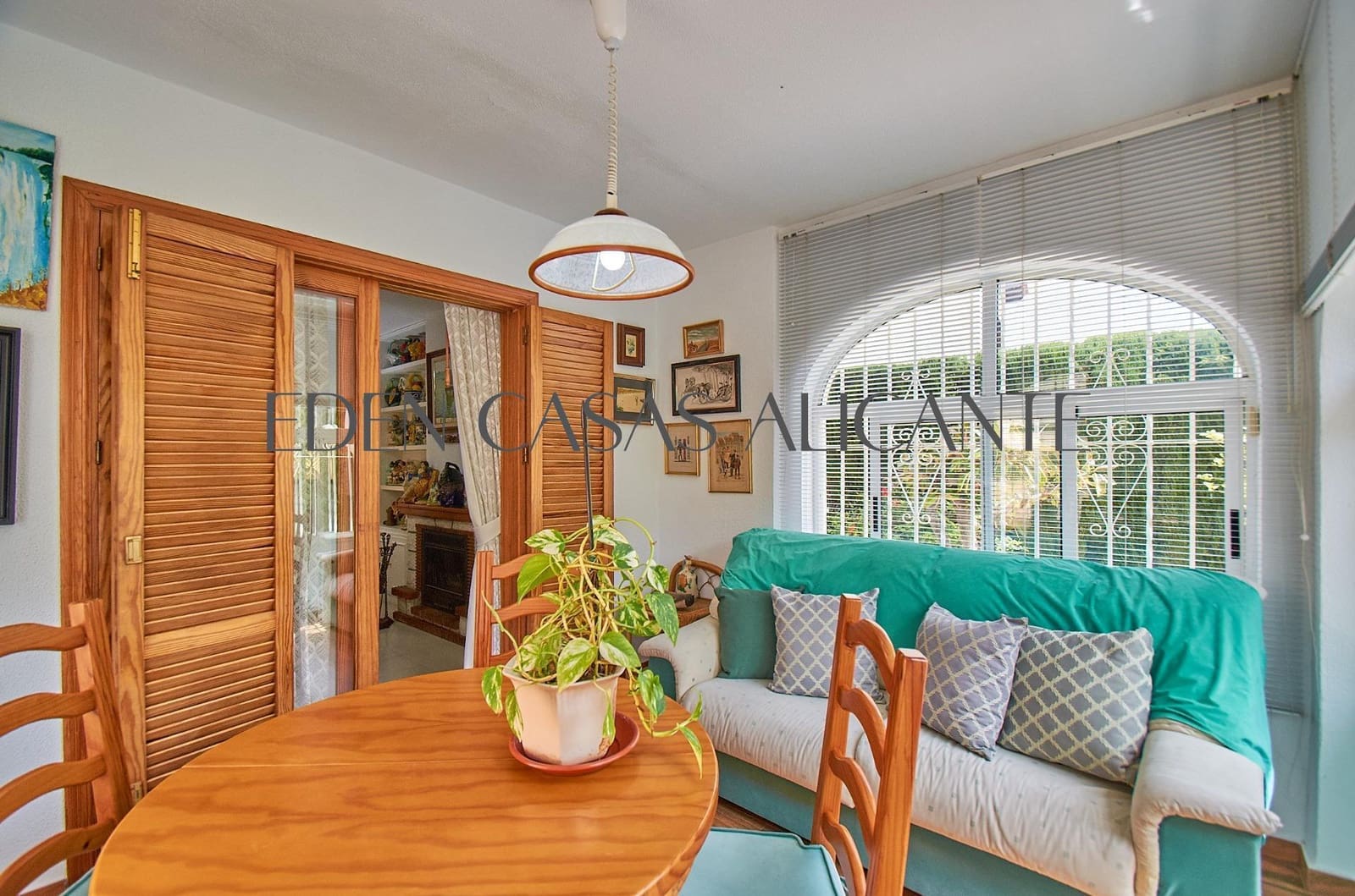 4 makuuhuone Bungalow myytävänä paikassa San Juan de Alicante / Sant Joan d'Alacant mukana 
autotalli - 550 000 € (Ref: 10100364)
