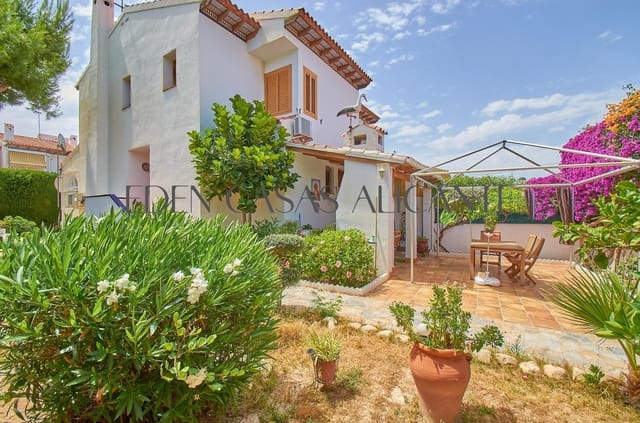 4 makuuhuone Bungalow myytävänä paikassa San Juan de Alicante / Sant Joan d'Alacant mukana 
autotalli - 550 000 € (Ref: 10100364)