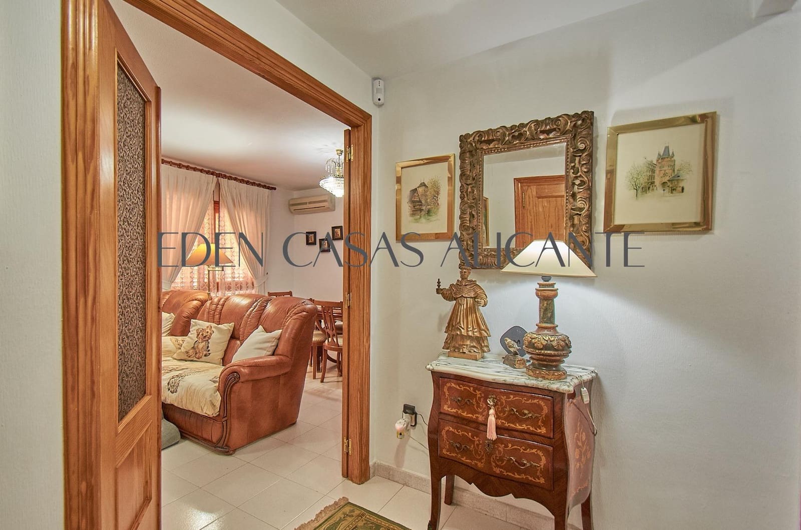 4 makuuhuone Bungalow myytävänä paikassa San Juan de Alicante / Sant Joan d'Alacant mukana 
autotalli - 550 000 € (Ref: 10100364)