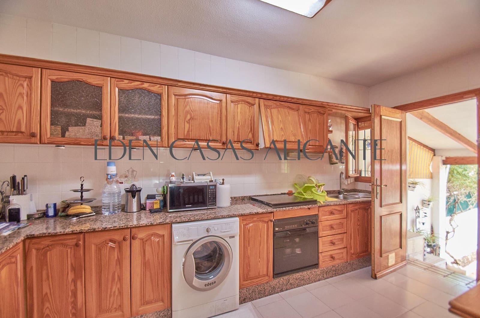 4 makuuhuone Bungalow myytävänä paikassa San Juan de Alicante / Sant Joan d'Alacant mukana 
autotalli - 550 000 € (Ref: 10100364)