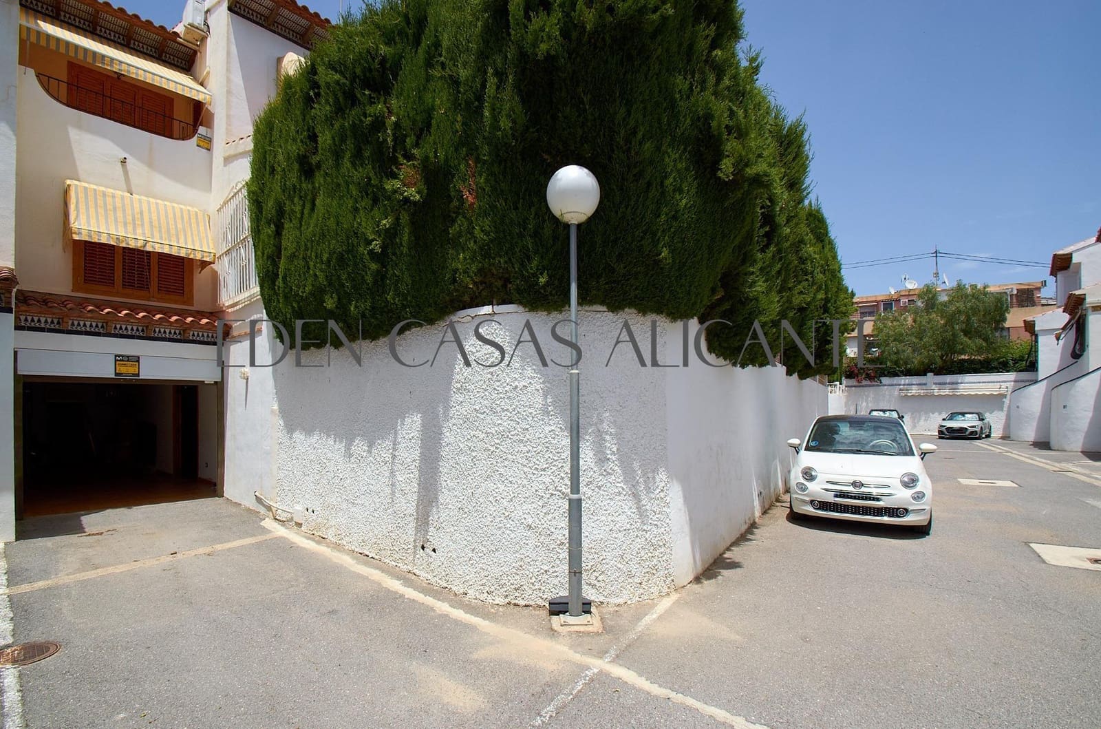4 makuuhuone Bungalow myytävänä paikassa San Juan de Alicante / Sant Joan d'Alacant mukana 
autotalli - 550 000 € (Ref: 10100364)