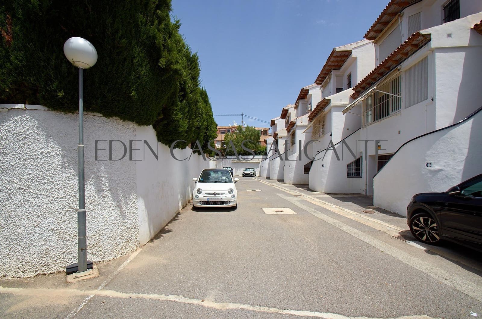 4 makuuhuone Bungalow myytävänä paikassa San Juan de Alicante / Sant Joan d'Alacant mukana 
autotalli - 550 000 € (Ref: 10100364)