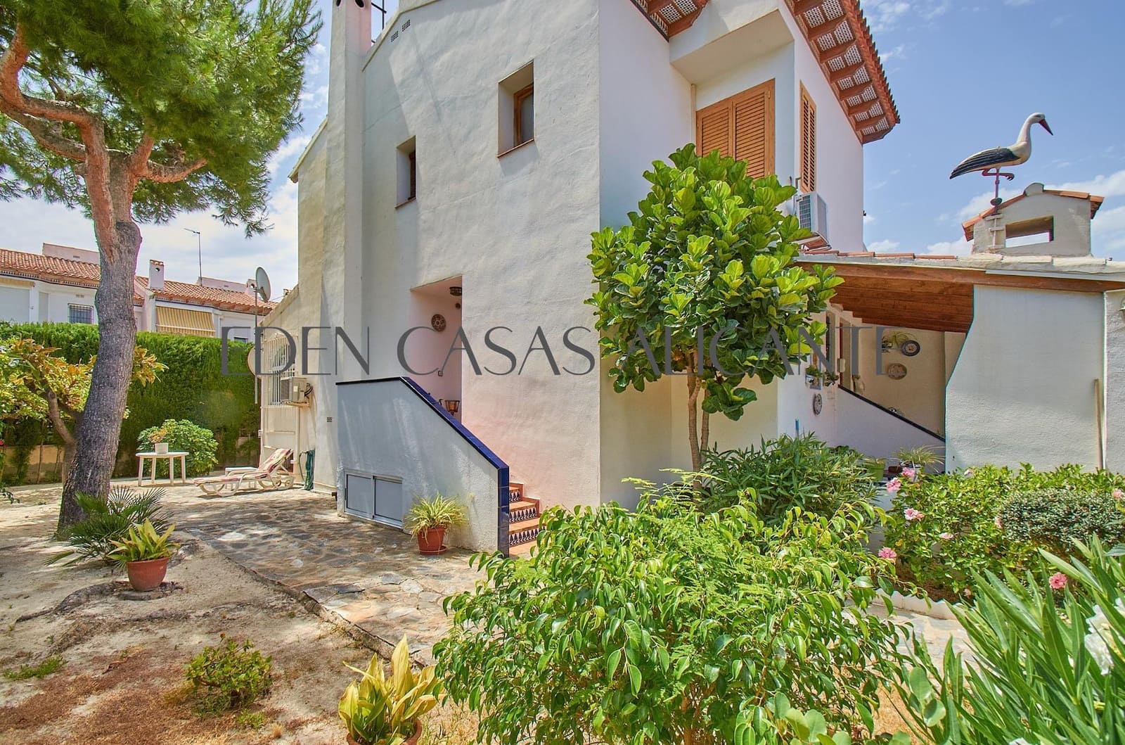 4 makuuhuone Bungalow myytävänä paikassa San Juan de Alicante / Sant Joan d'Alacant mukana 
autotalli - 550 000 € (Ref: 10100364)