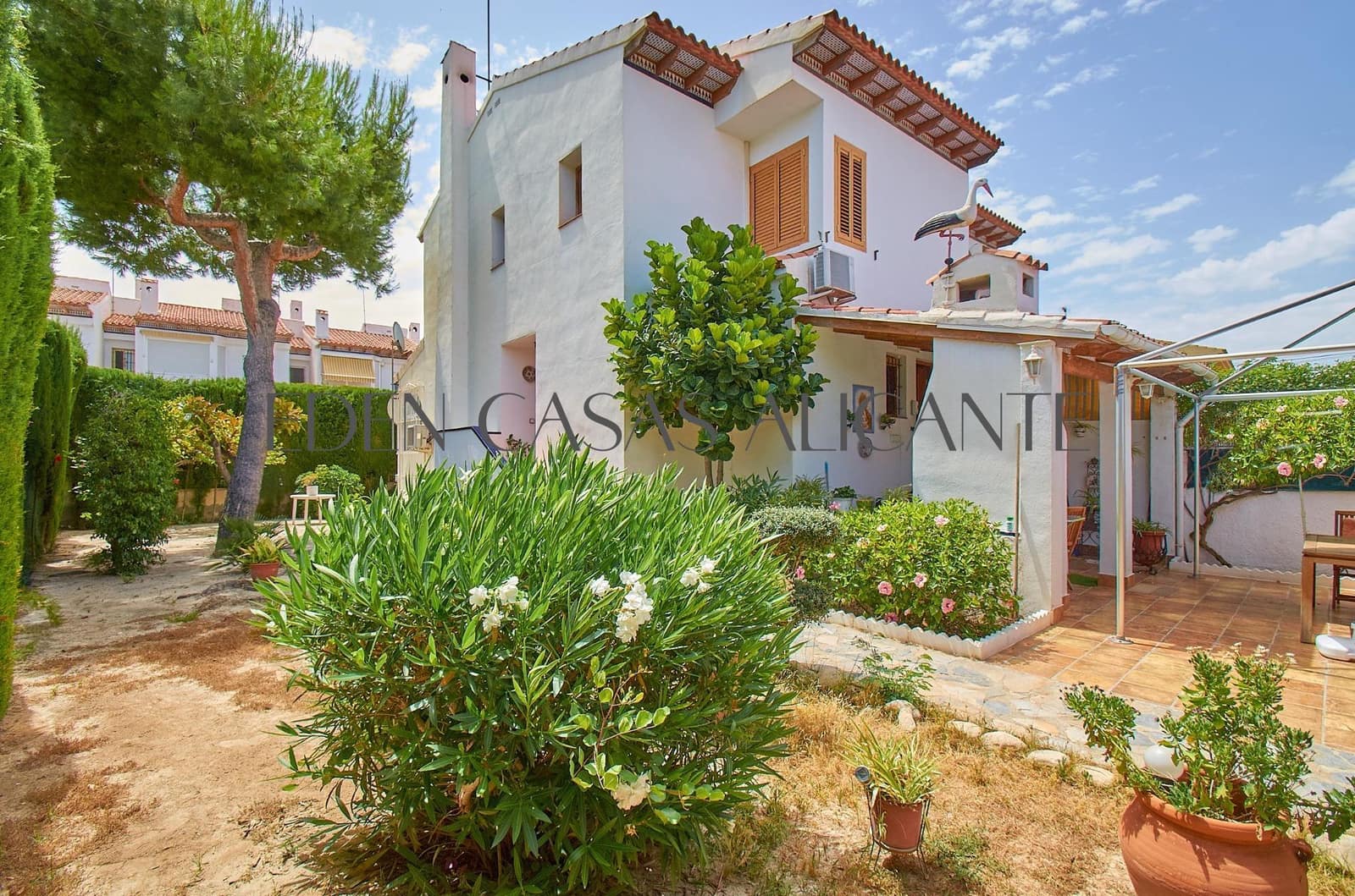 4 makuuhuone Bungalow myytävänä paikassa San Juan de Alicante / Sant Joan d'Alacant mukana 
autotalli - 550 000 € (Ref: 10100364)