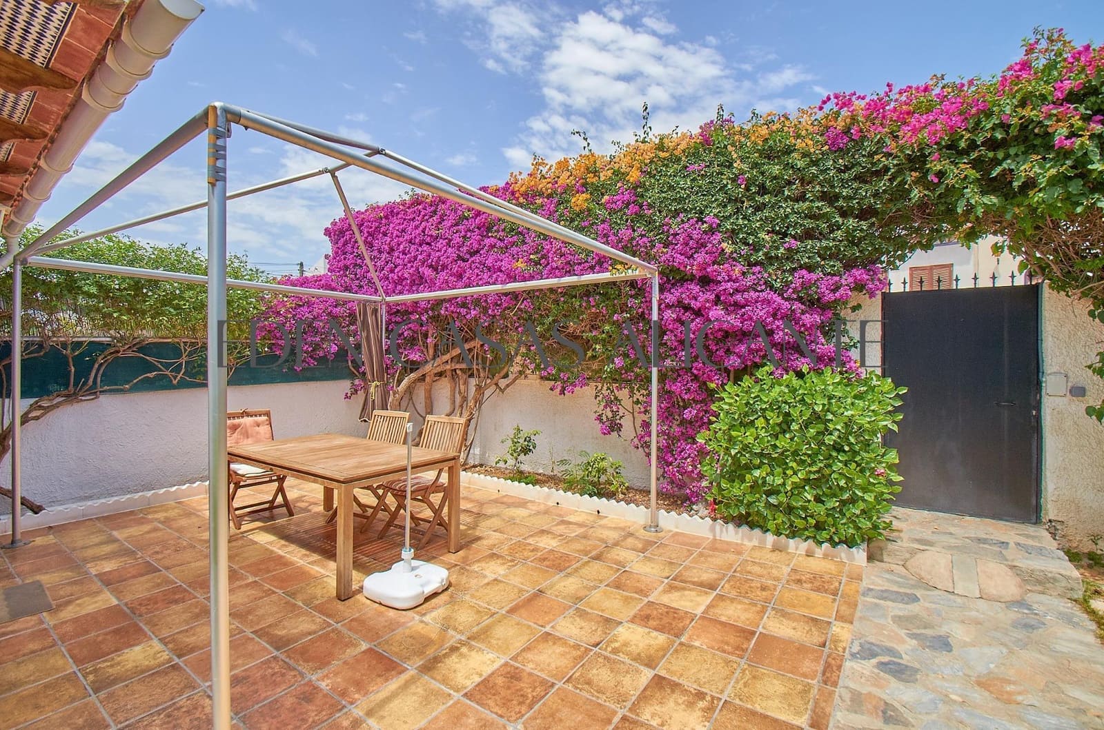 4 makuuhuone Bungalow myytävänä paikassa San Juan de Alicante / Sant Joan d'Alacant mukana 
autotalli - 550 000 € (Ref: 10100364)