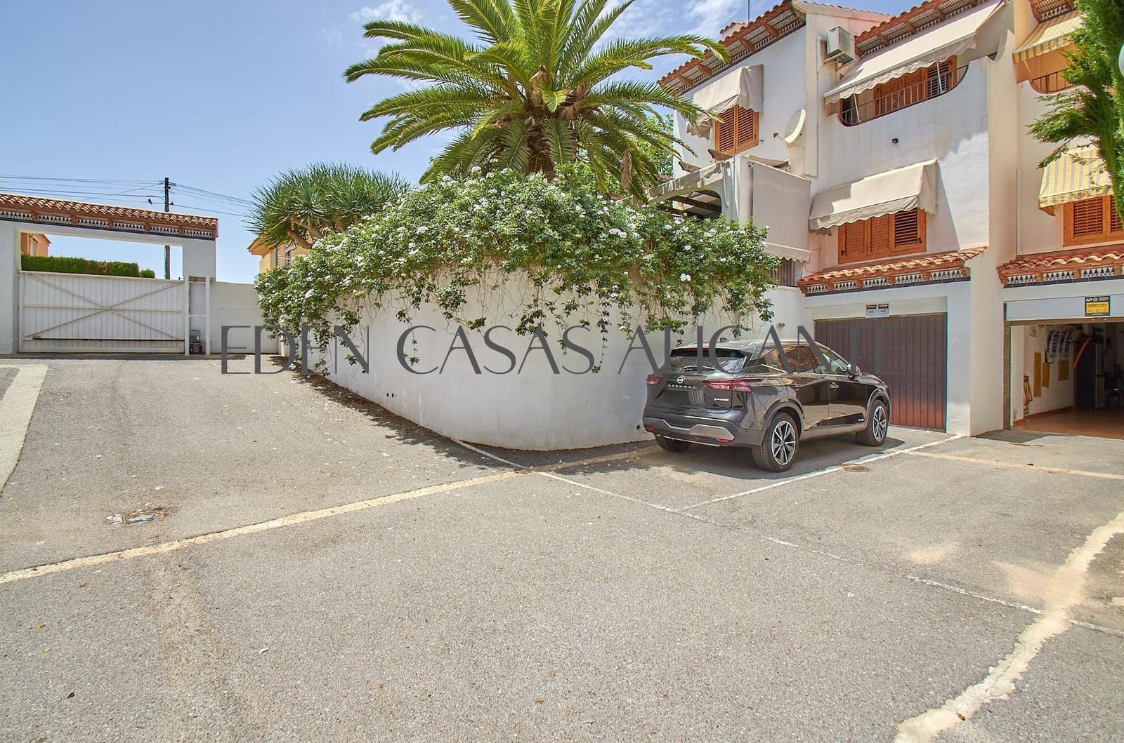 4 makuuhuone Bungalow myytävänä paikassa San Juan de Alicante / Sant Joan d'Alacant mukana 
autotalli - 550 000 € (Ref: 10100364)