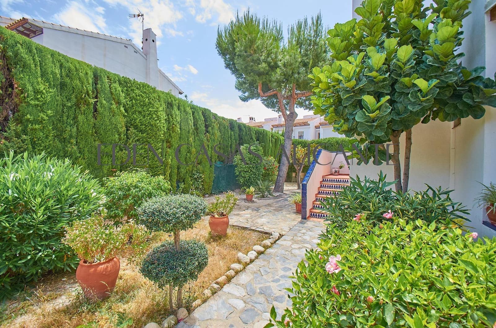 4 makuuhuone Bungalow myytävänä paikassa San Juan de Alicante / Sant Joan d'Alacant mukana 
autotalli - 550 000 € (Ref: 10100364)