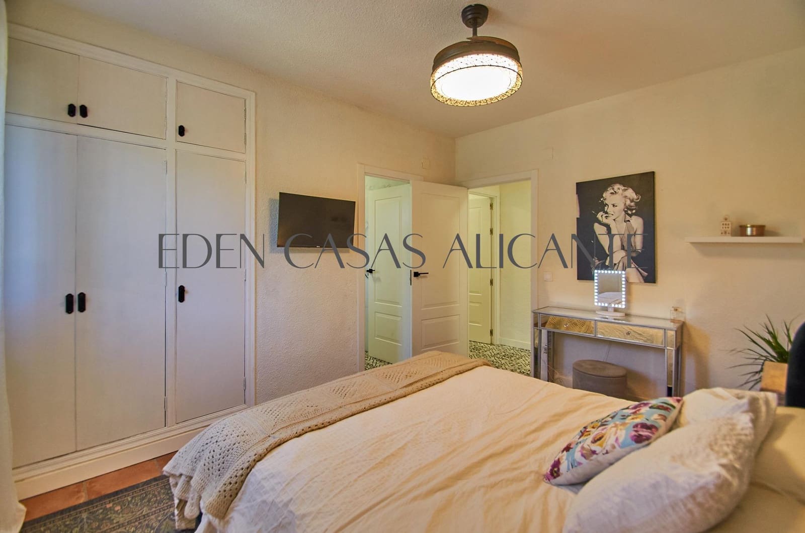 3 bedroom Villa for sale in Busot with pool garage - € 435,000 (Ref: 10168647)