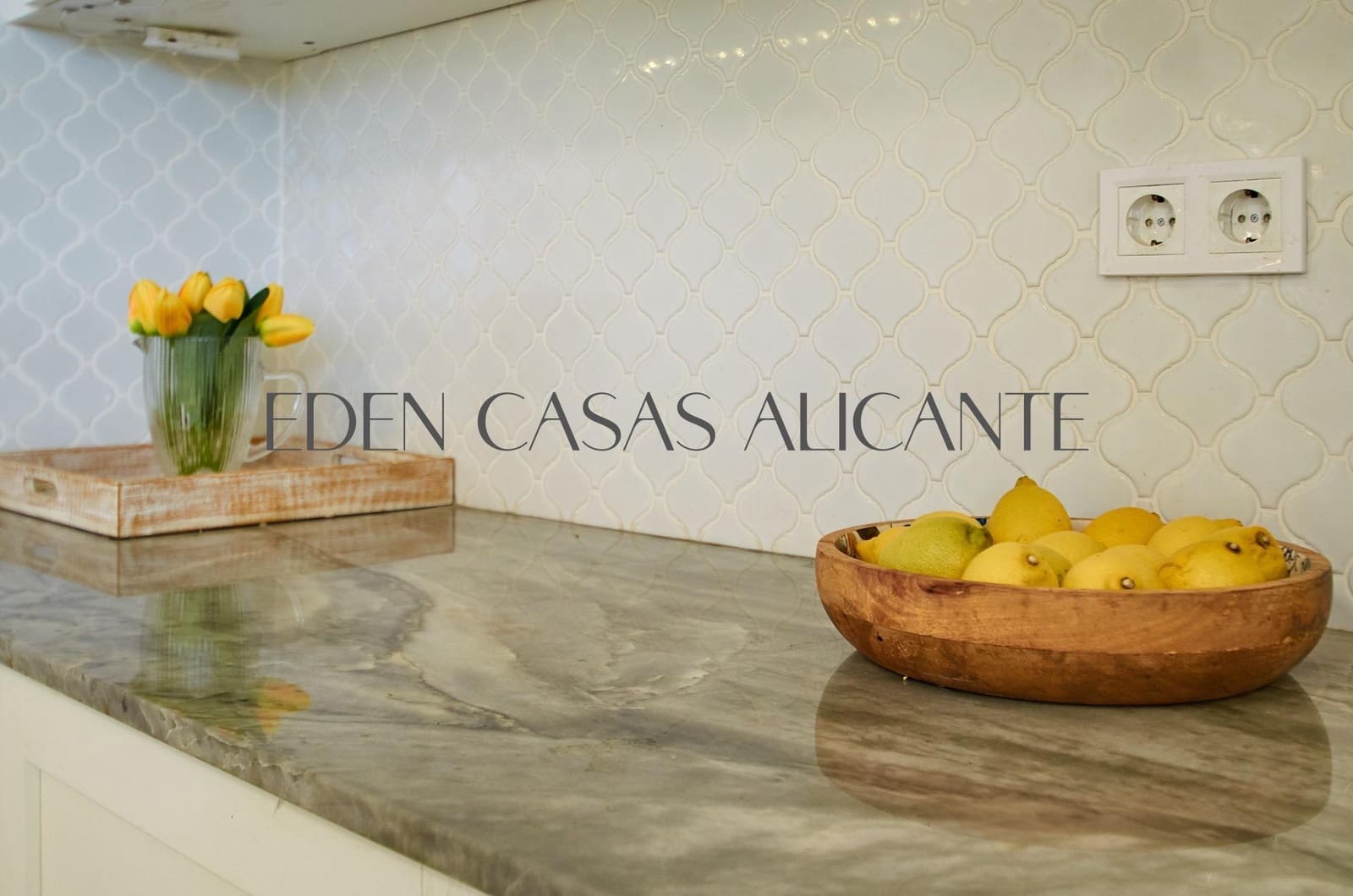 3 bedroom Villa for sale in Busot with pool garage - € 435,000 (Ref: 10168647)