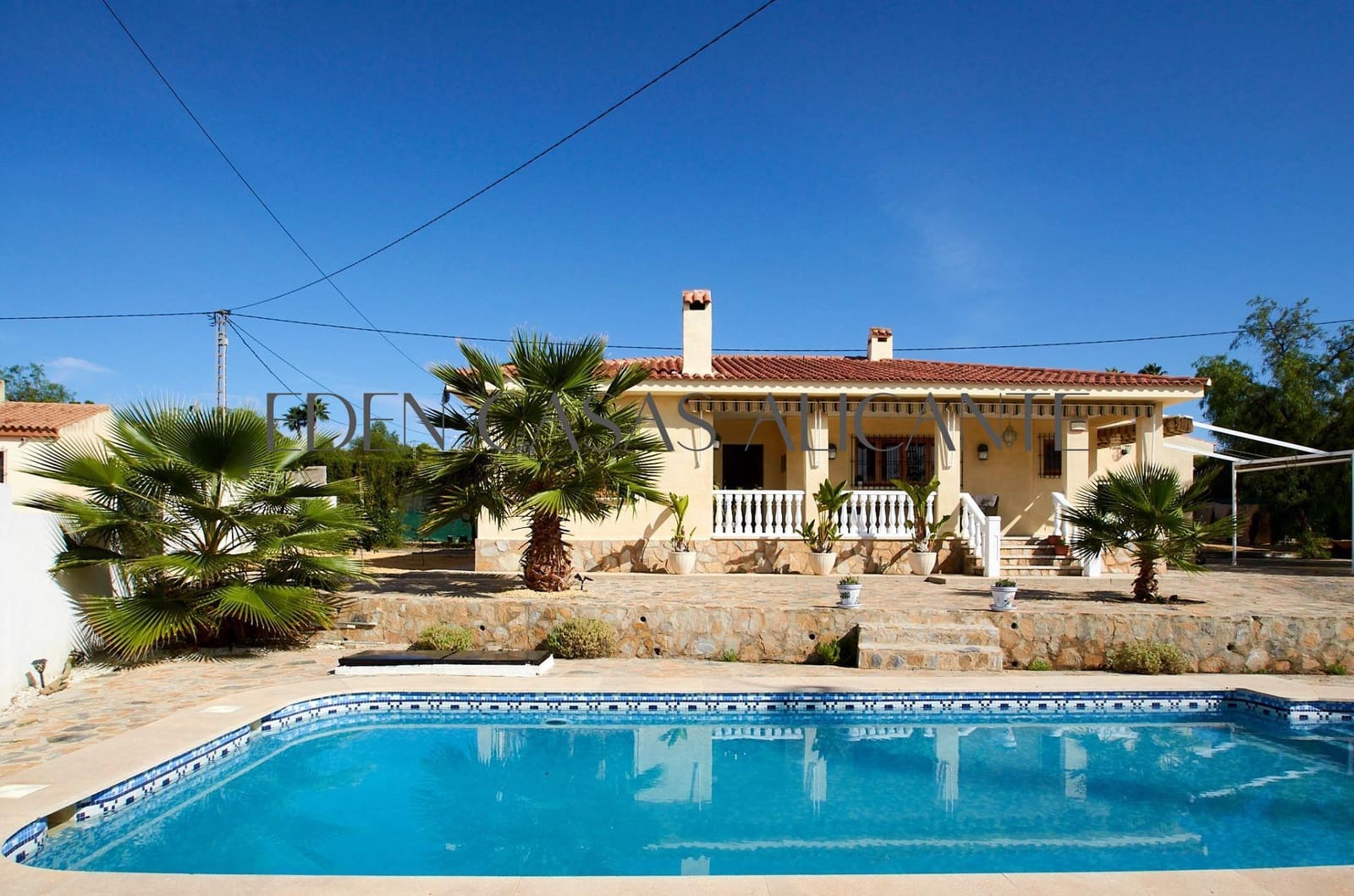 3 bedroom Villa for sale in Busot with pool garage - € 435,000 (Ref: 10168647)