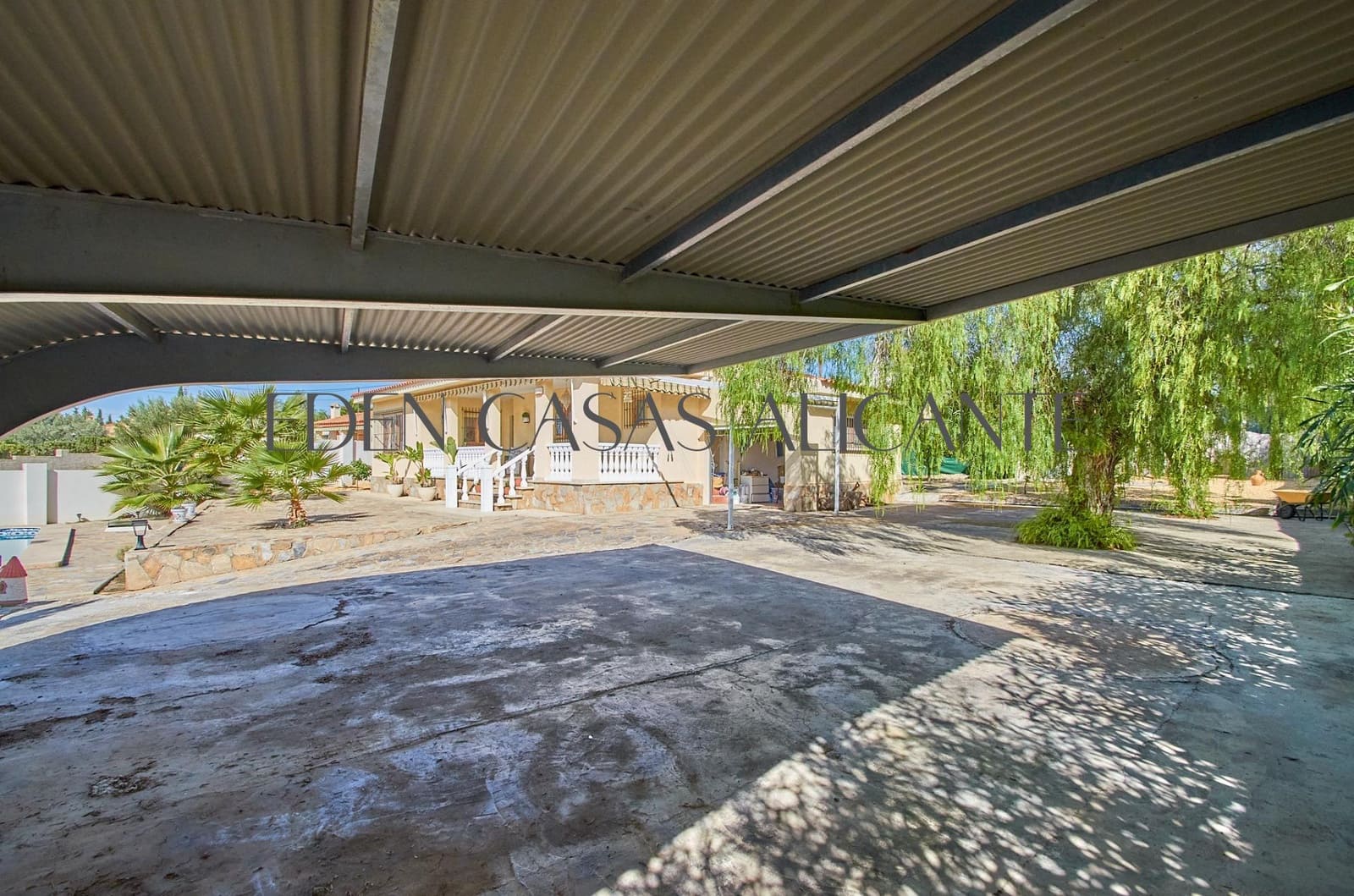 3 bedroom Villa for sale in Busot with pool garage - € 435,000 (Ref: 10168647)
