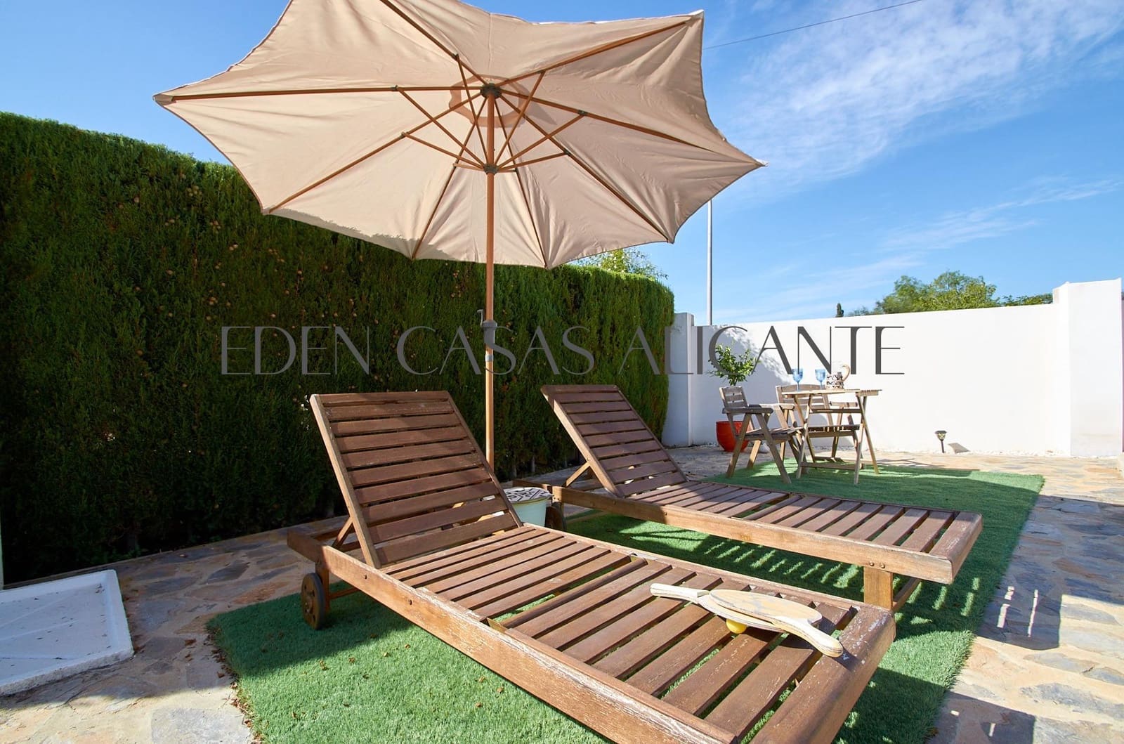 3 bedroom Villa for sale in Busot with pool garage - € 435,000 (Ref: 10168647)