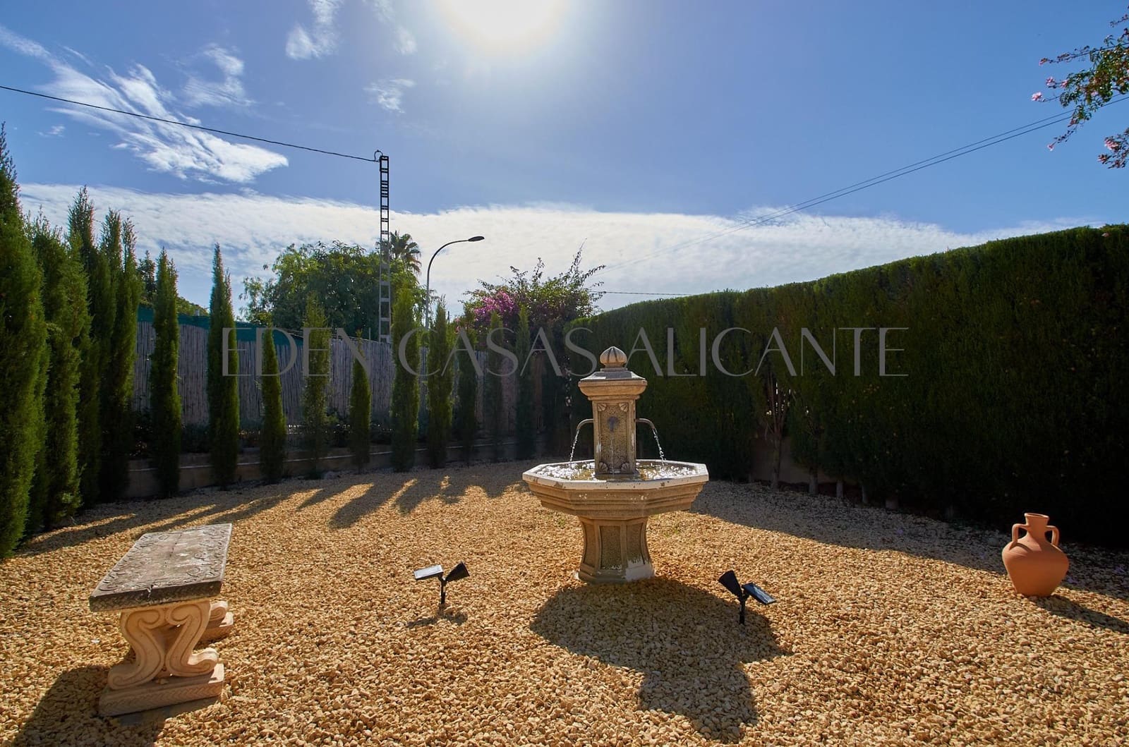 3 bedroom Villa for sale in Busot with pool garage - € 435,000 (Ref: 10168647)