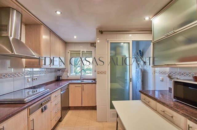 3 makuuhuone Huoneisto myytävänä paikassa Playa de Muchavista, El Campello mukana uima-altaan 
autotalli - 420 000 € (Ref: 10171891)