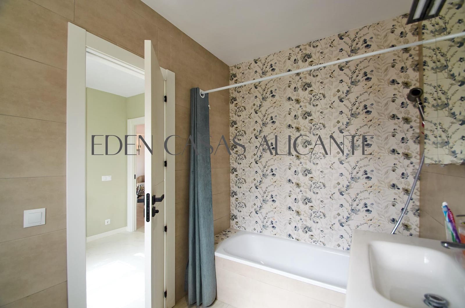 4 chambre Villa/Maison à vendre à Busot avec piscine - 525 000 € (Ref: 7773663)