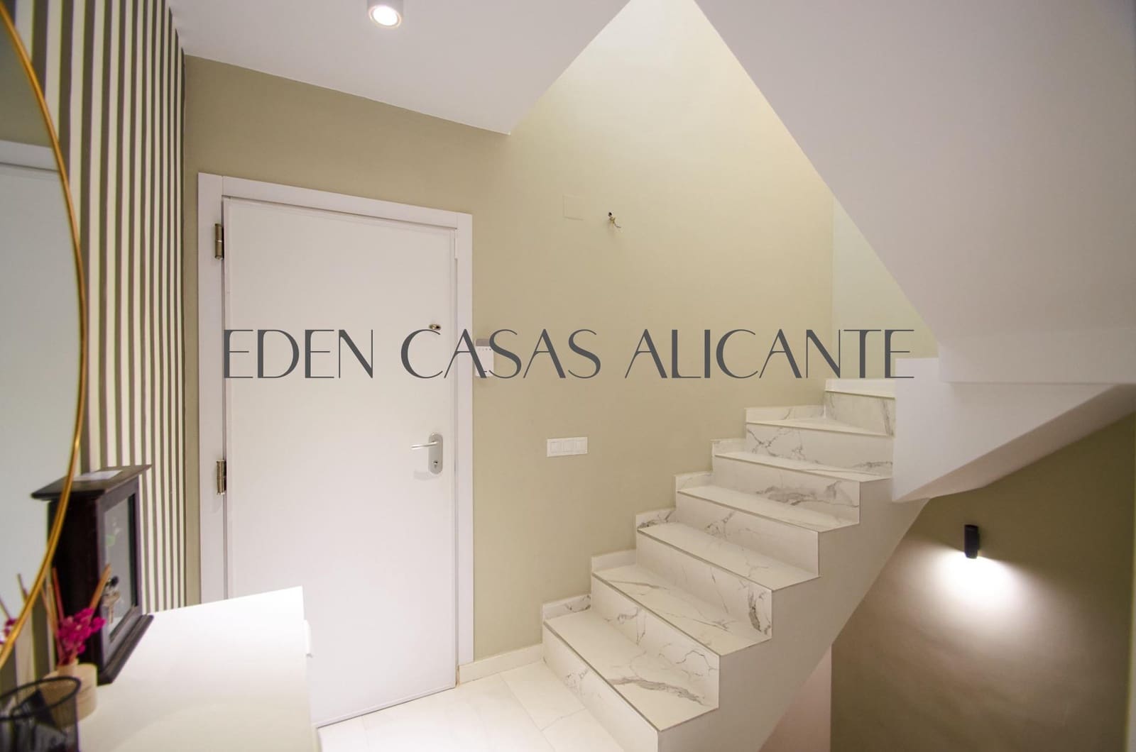 4 chambre Villa/Maison à vendre à Busot avec piscine - 525 000 € (Ref: 7773663)