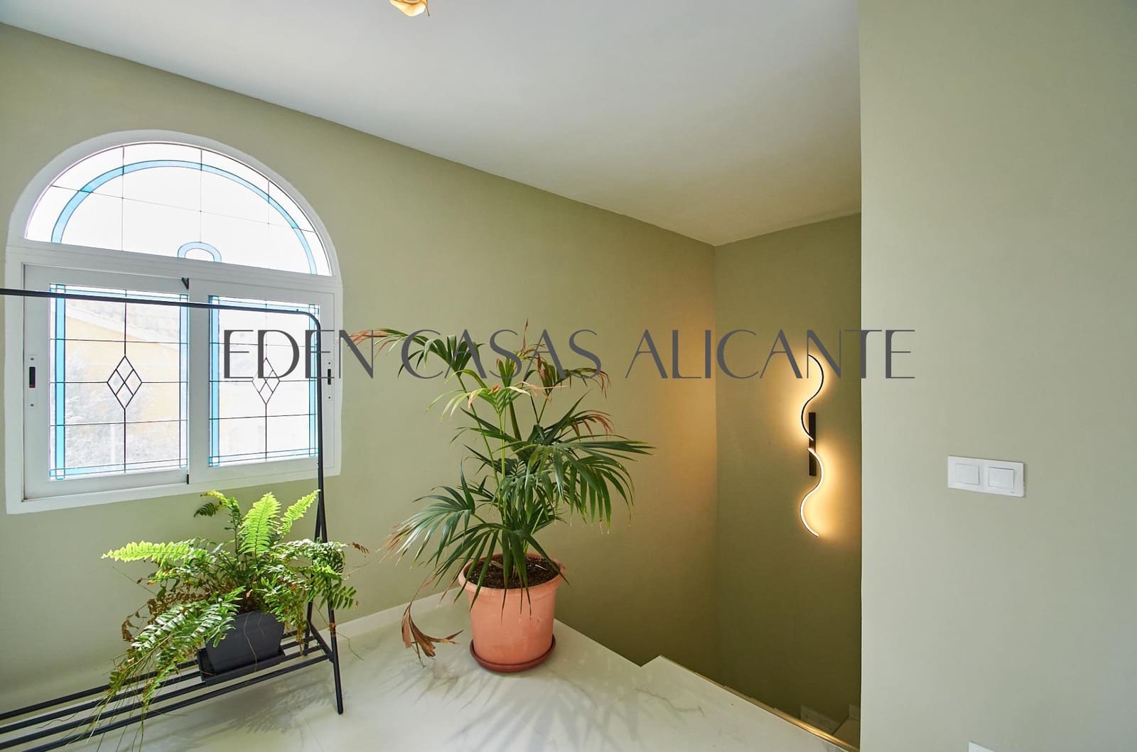 4 bedroom Villa for sale in Busot with pool - € 525,000 (Ref: 7773663)