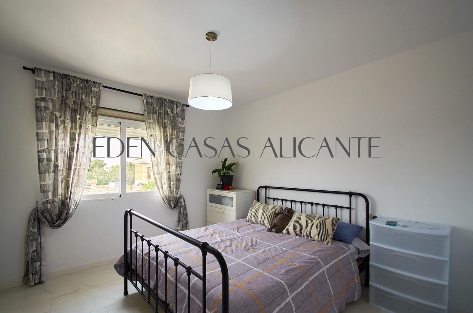 4 bedroom Villa for sale in Busot with pool - € 525,000 (Ref: 7773663)