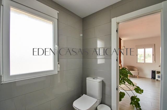 4 bedroom Villa for sale in Busot with pool - € 525,000 (Ref: 7773663)