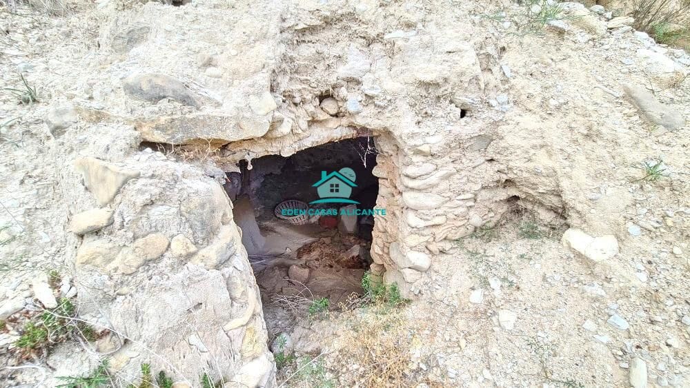 Grunde uden byggetilladelser til salg i Jijona / Xixona - € 35.000 (Ref: 8033947)