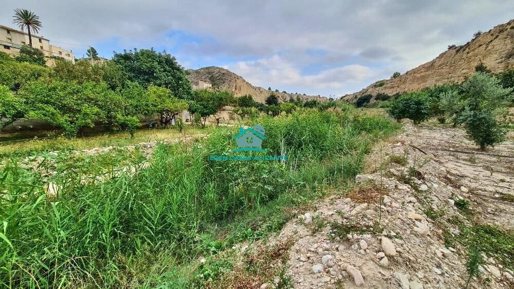 Grunde uden byggetilladelser til salg i Jijona / Xixona - € 35.000 (Ref: 8033947)