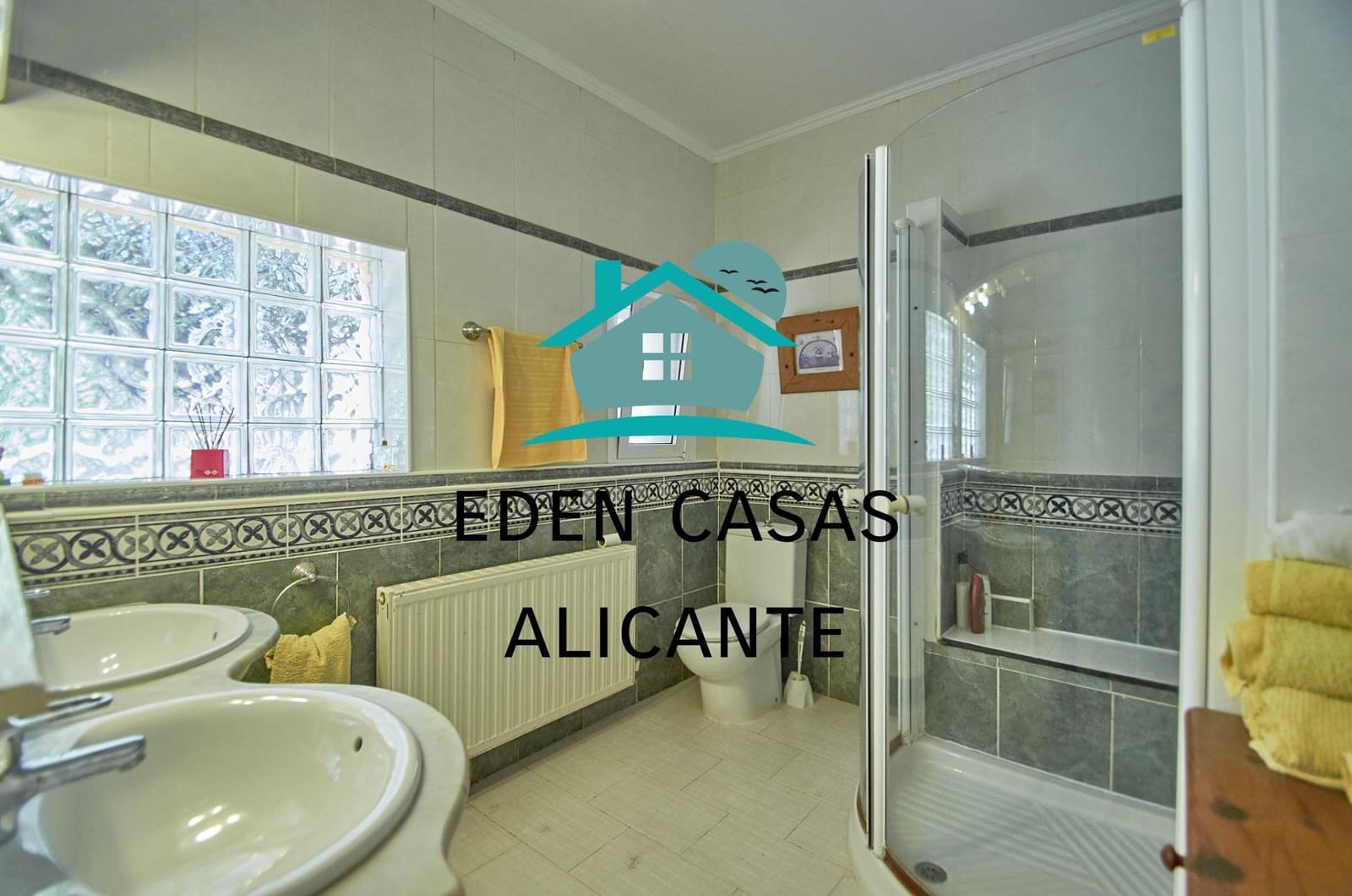 4 slaapkamer Villa te koop in El Campello met zwembad garage - € 385.000 (Ref: 8252116)