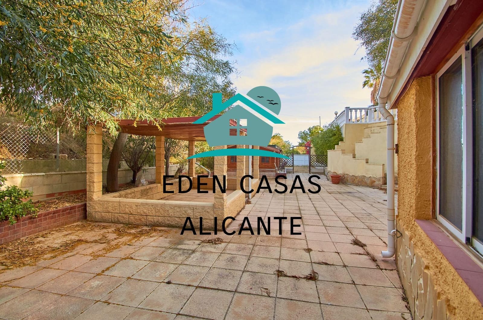 4 slaapkamer Villa te koop in El Campello met zwembad garage - € 385.000 (Ref: 8252116)