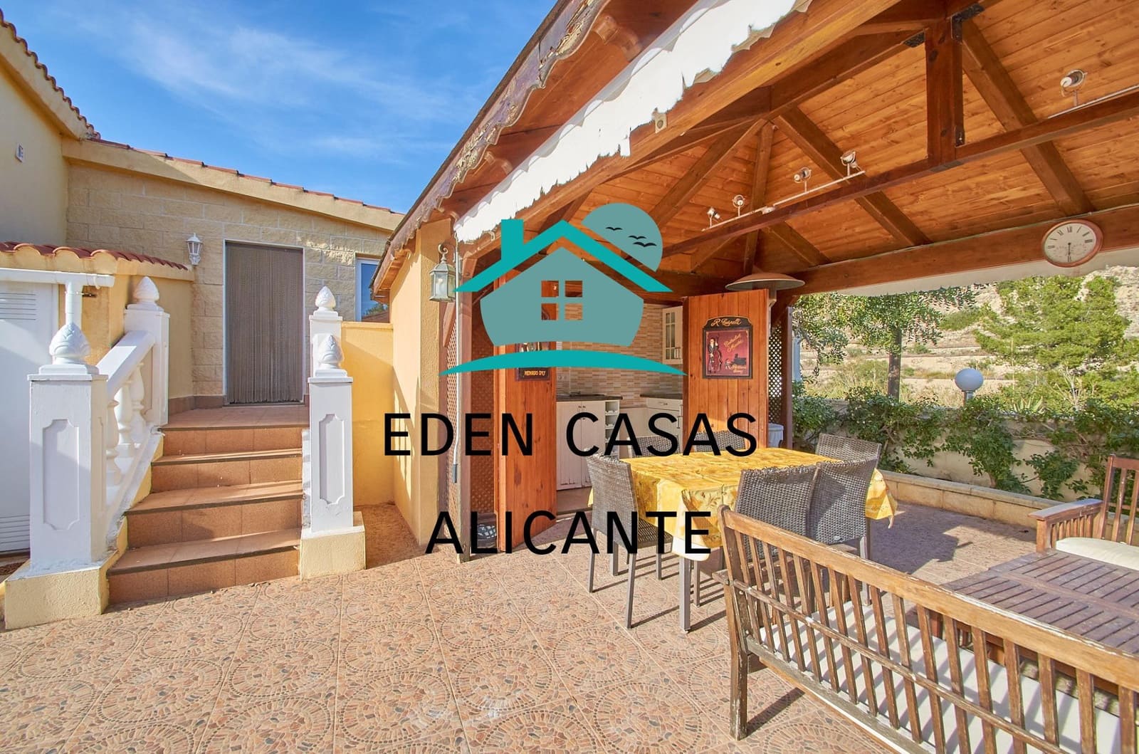 4 slaapkamer Villa te koop in El Campello met zwembad garage - € 385.000 (Ref: 8252116)