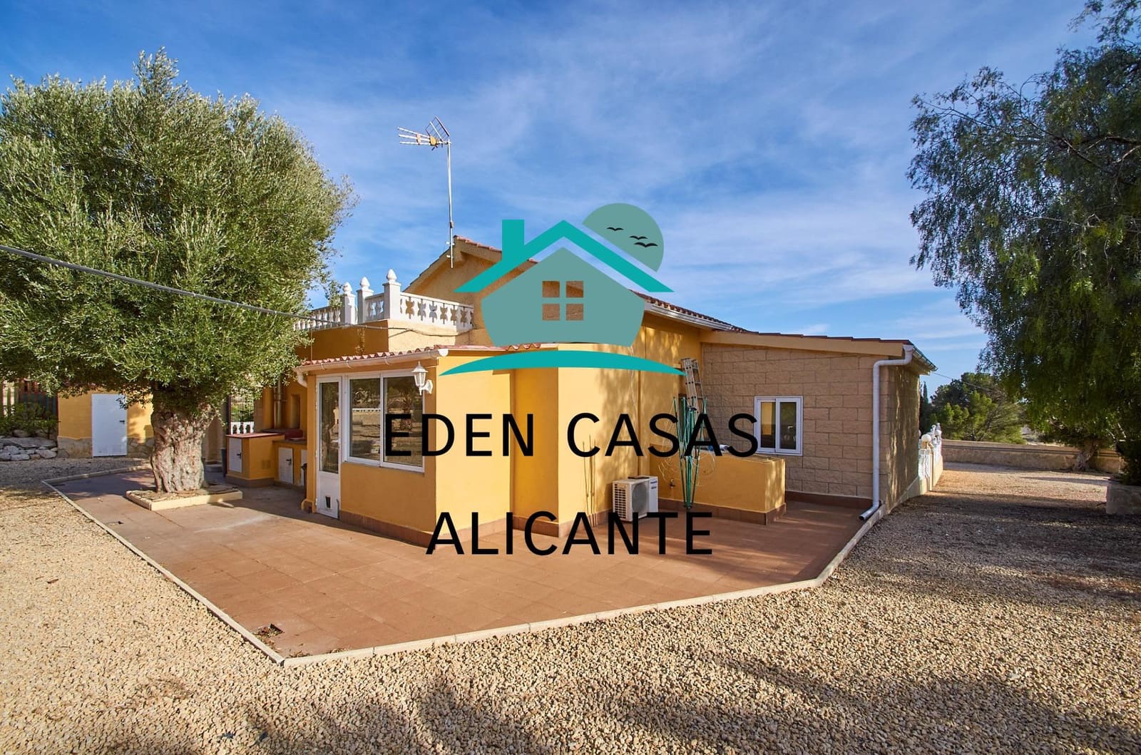 4 slaapkamer Villa te koop in El Campello met zwembad garage - € 385.000 (Ref: 8252116)