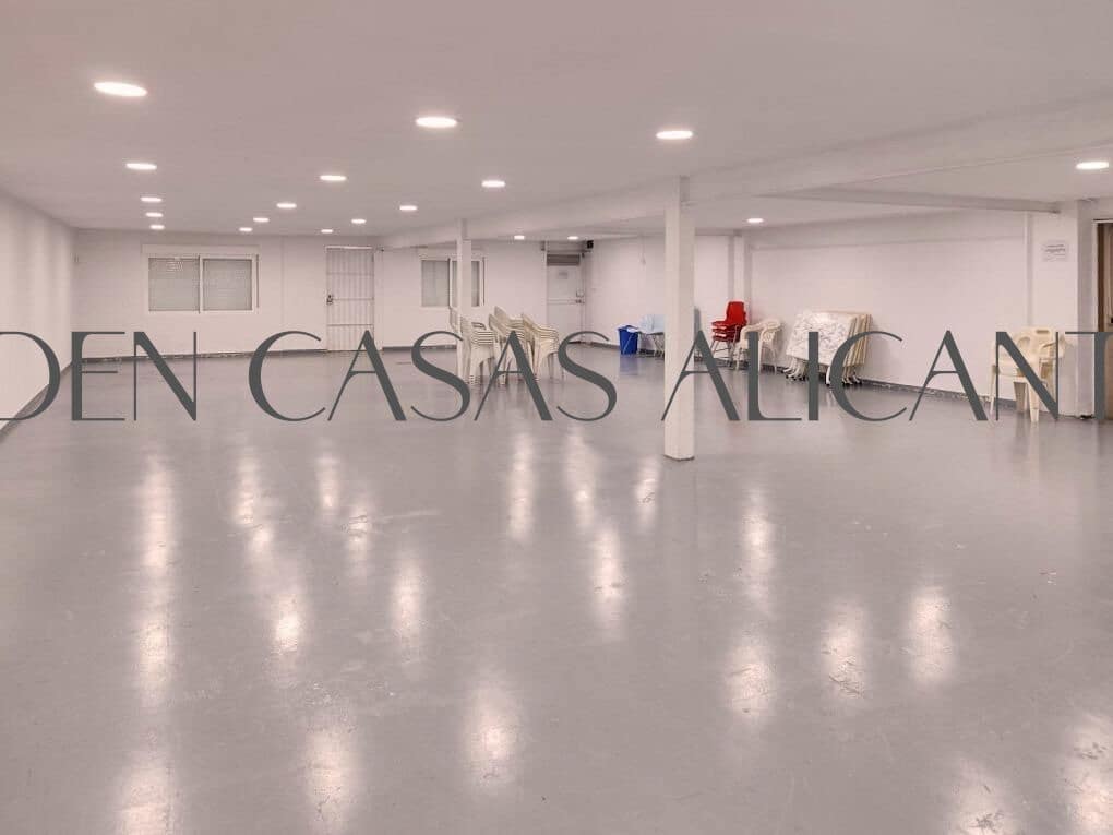 4 chambre Appartement à vendre à Playa de San Juan avec piscine - 620 000 € (Ref: 8333906)