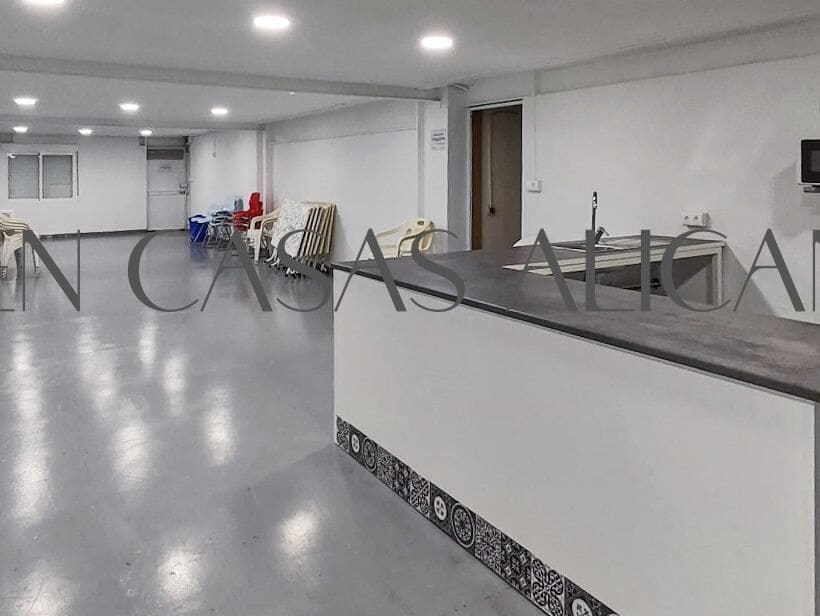 4 chambre Appartement à vendre à Playa de San Juan avec piscine - 620 000 € (Ref: 8333906)