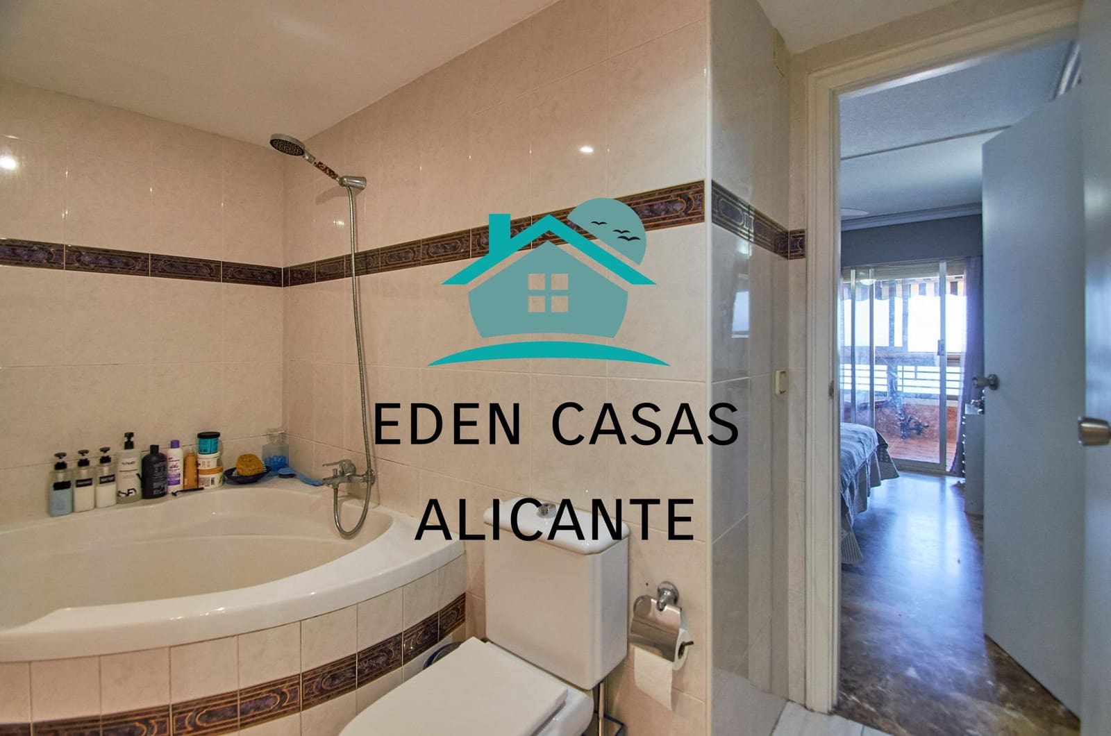 4 chambre Appartement à vendre à Playa de San Juan avec piscine - 620 000 € (Ref: 8333906)