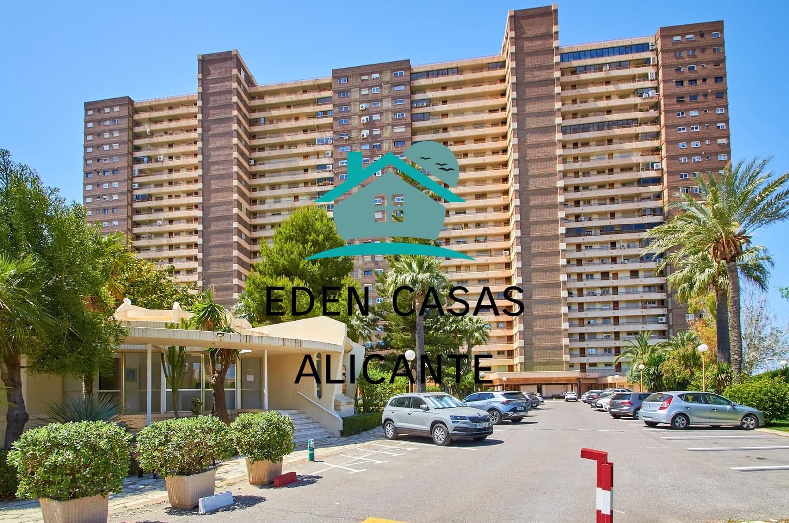 4 chambre Appartement à vendre à Playa de San Juan avec piscine - 620 000 € (Ref: 8333906)
