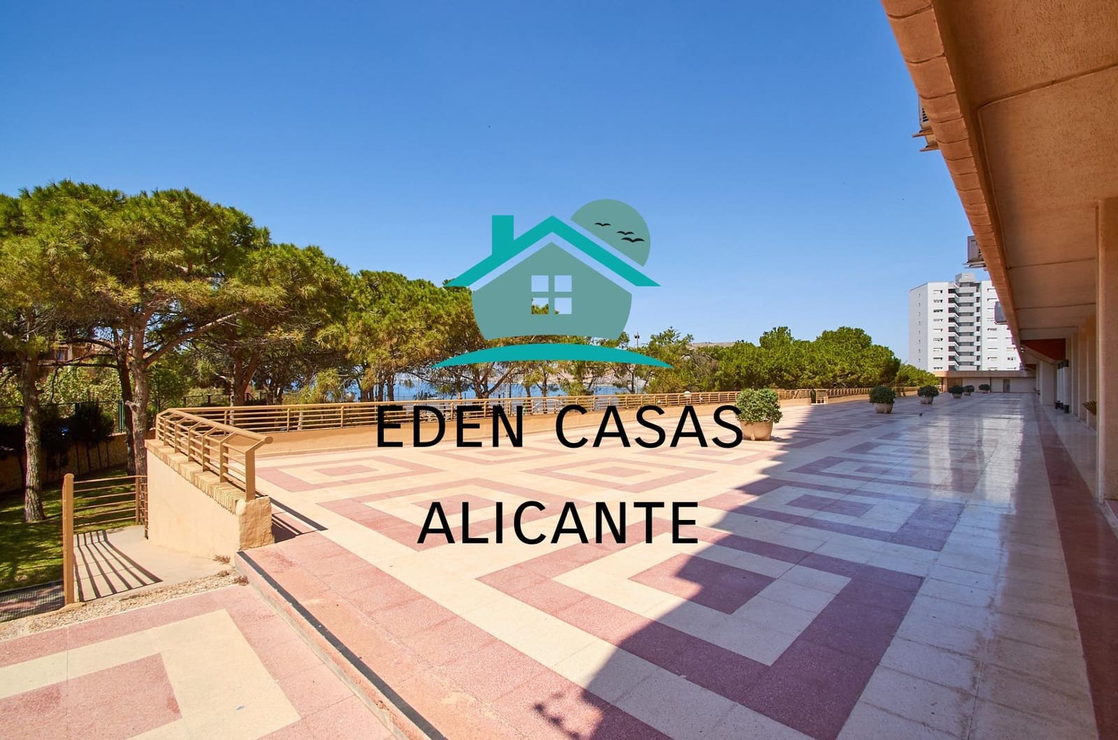 4 chambre Appartement à vendre à Playa de San Juan avec piscine - 620 000 € (Ref: 8333906)