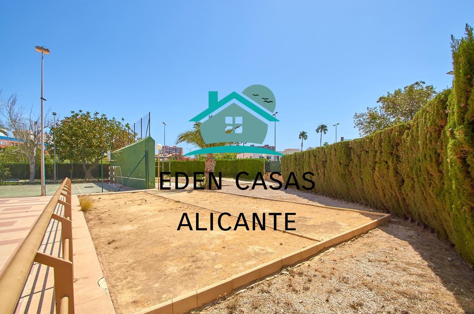 4 chambre Appartement à vendre à Playa de San Juan avec piscine - 620 000 € (Ref: 8333906)