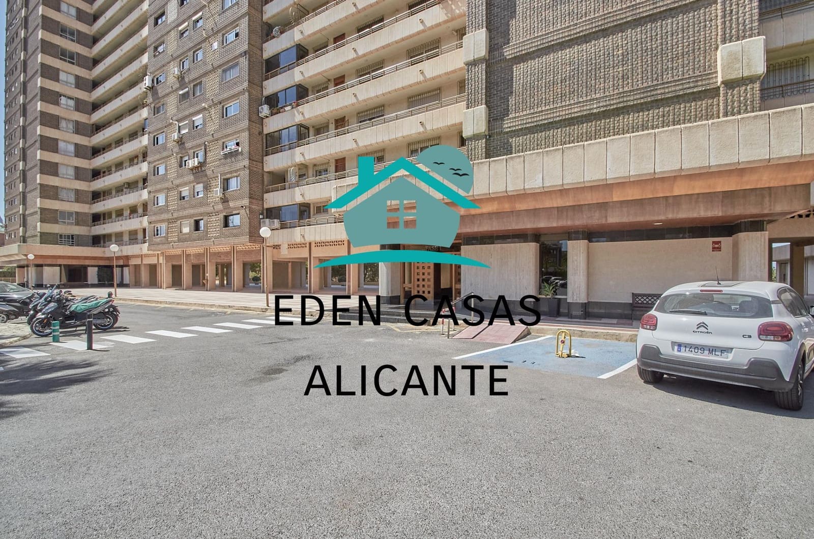 4 chambre Appartement à vendre à Playa de San Juan avec piscine - 620 000 € (Ref: 8333906)