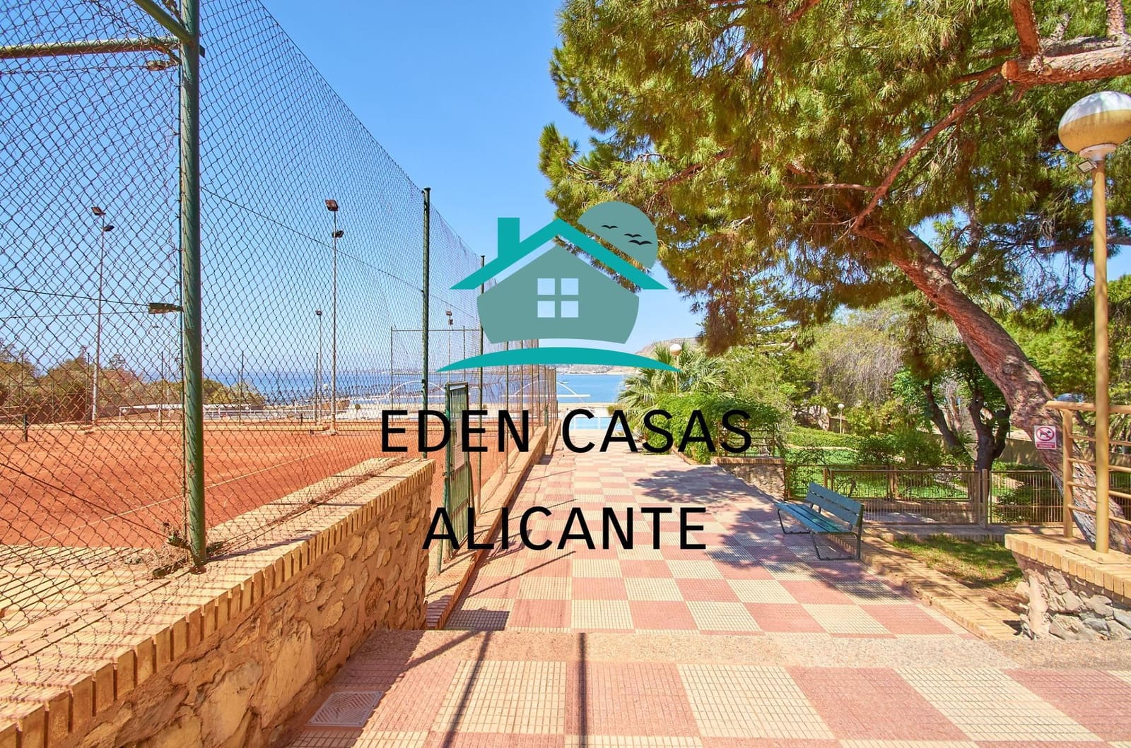 4 chambre Appartement à vendre à Playa de San Juan avec piscine - 620 000 € (Ref: 8333906)