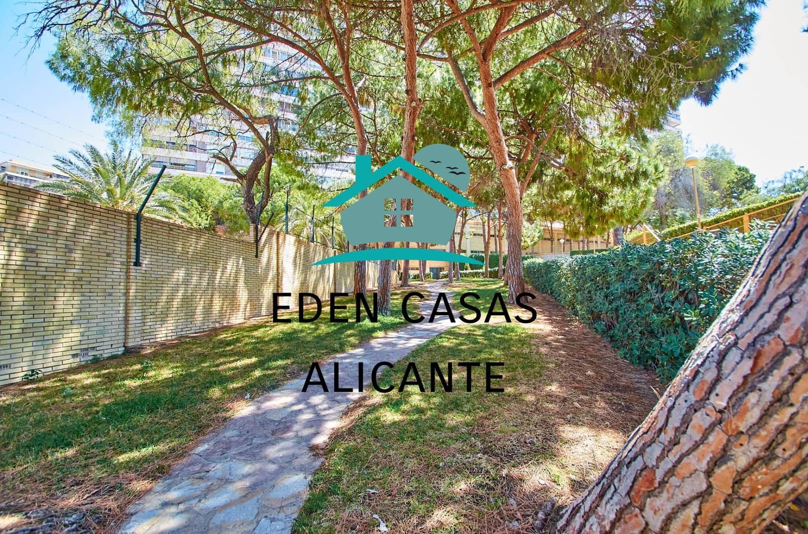 4 chambre Appartement à vendre à Playa de San Juan avec piscine - 620 000 € (Ref: 8333906)