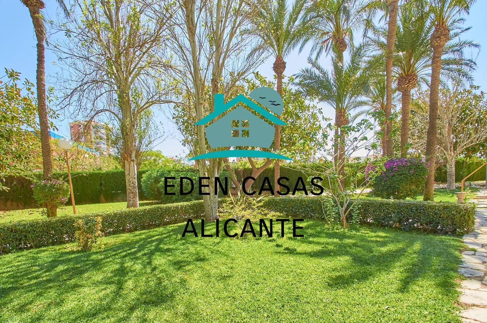 4 chambre Appartement à vendre à Playa de San Juan avec piscine - 620 000 € (Ref: 8333906)