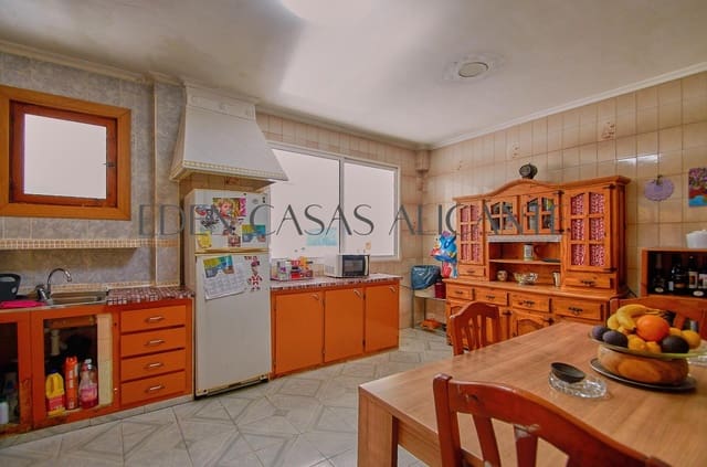 9 slaapkamer Villa te koop in El Campello - € 435.000 (Ref: 8822607)