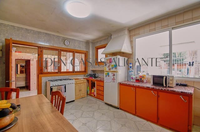 9 slaapkamer Villa te koop in El Campello - € 435.000 (Ref: 8822607)